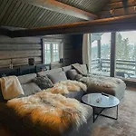 Nyaraló Log With Views Over Mountain Trysil