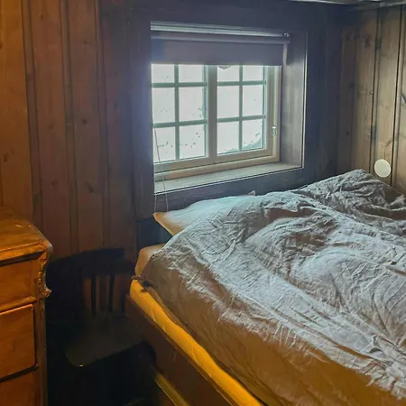 Hébergement de vacances Log With Views Over Mountain *